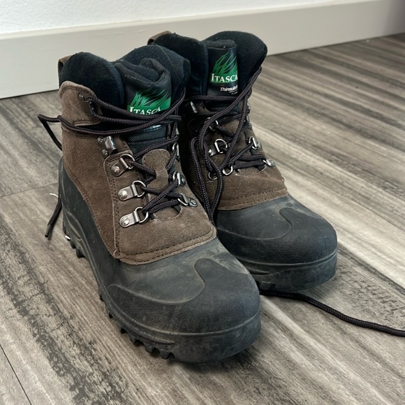 MOUNTAIN BOOTS FOR SNOW OR HIKING SIZE 7 - Picture 1 of 6